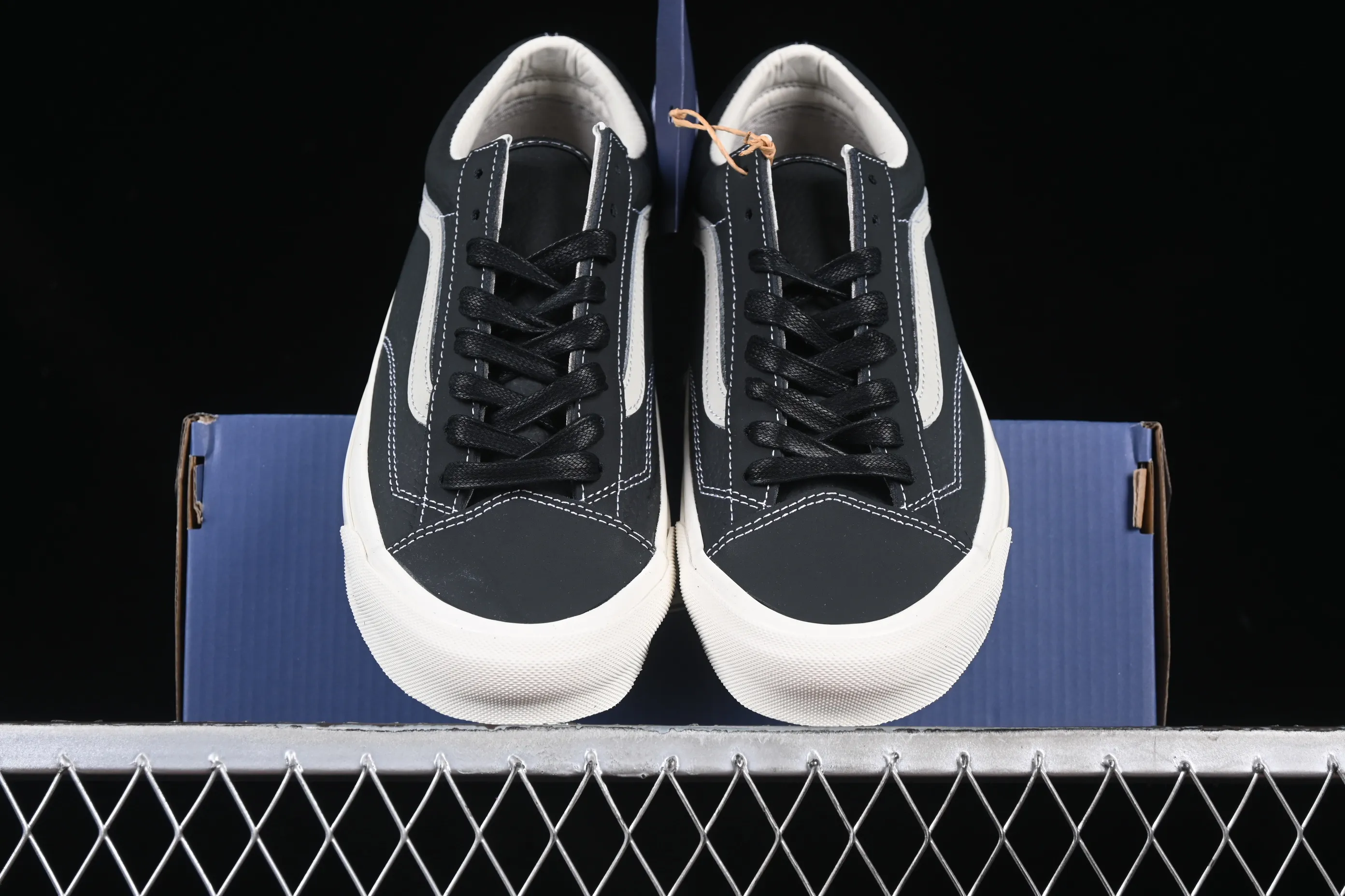 All categories Vans Vans series Vans Low Vans low top Vans Premium Old Skool 36 Vans official high-end full leather retro sneakers VN000D57BLK